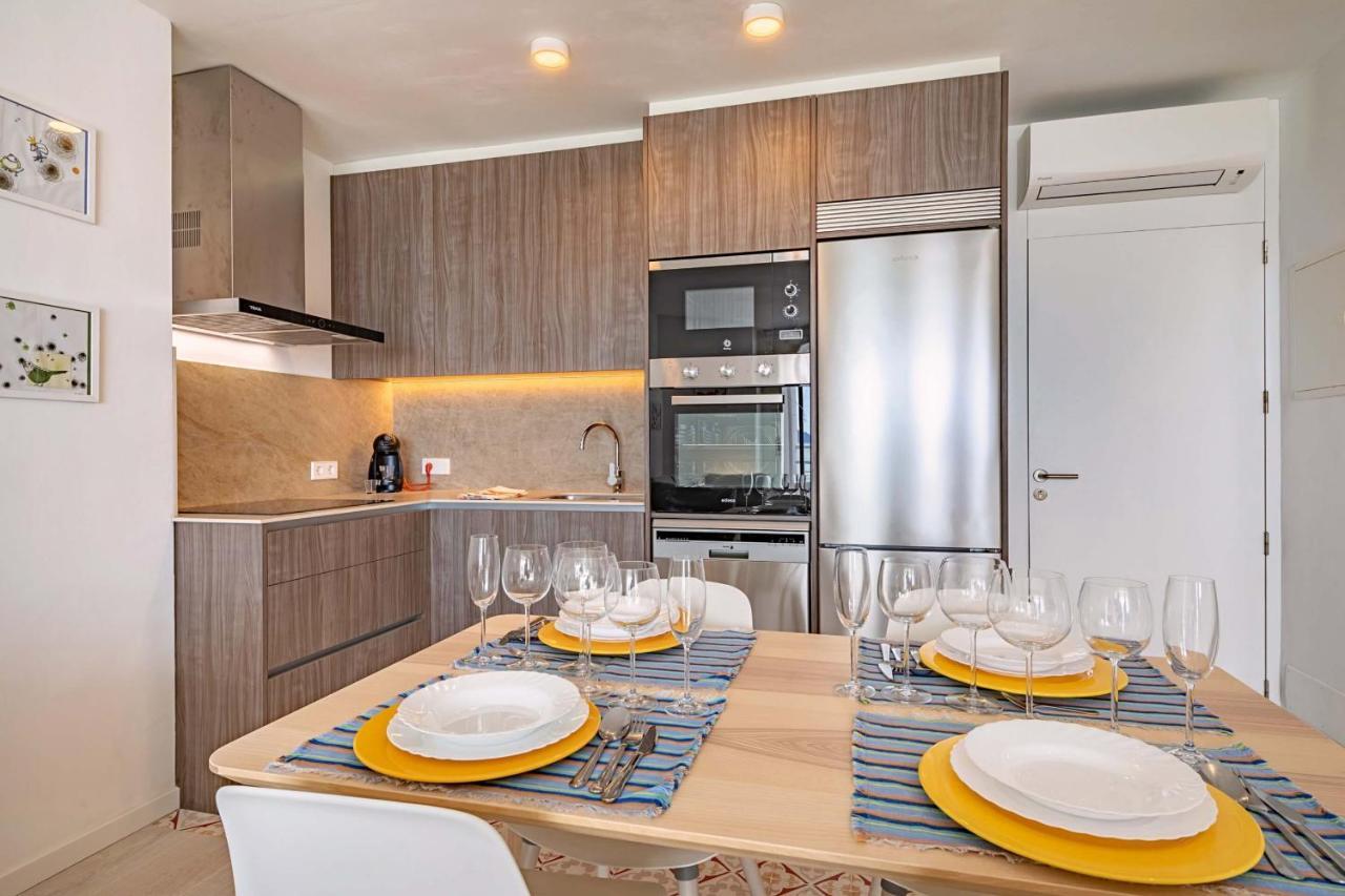 Beachfront Sivella Mar By Sealand Apartment